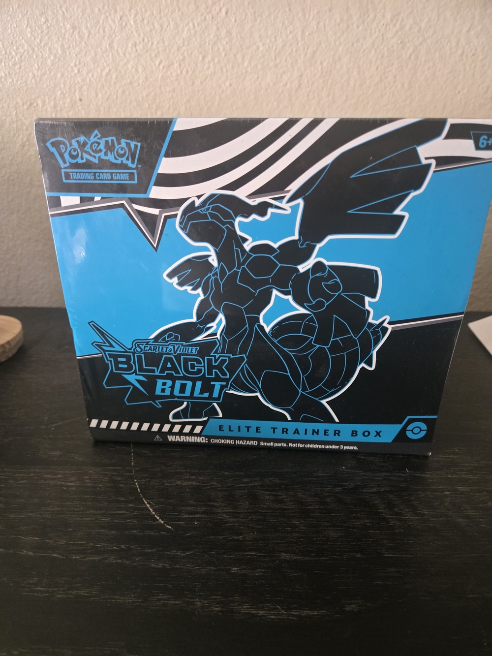 Pokemon Black Bolt Elite Trainer Box - Black & Blue